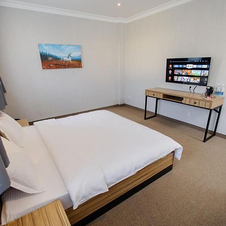 281 Hotel Bishkek Ngoại thất bức ảnh