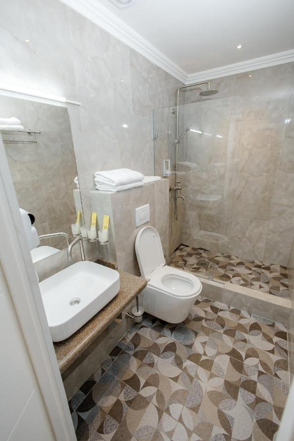 281 Hotel Bishkek Ngoại thất bức ảnh