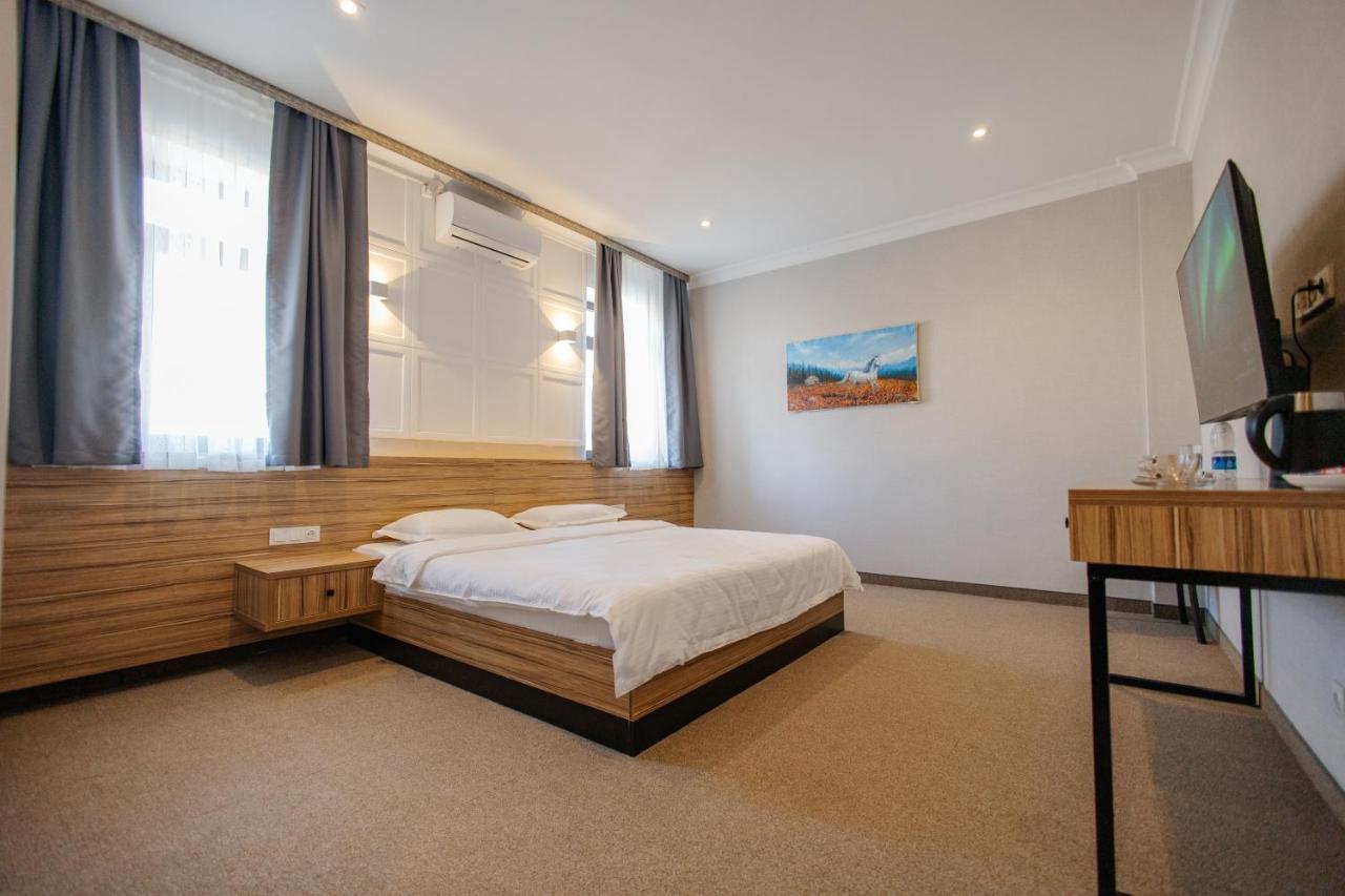 281 Hotel Bishkek Ngoại thất bức ảnh