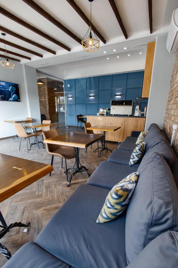 281 Hotel Bishkek Ngoại thất bức ảnh